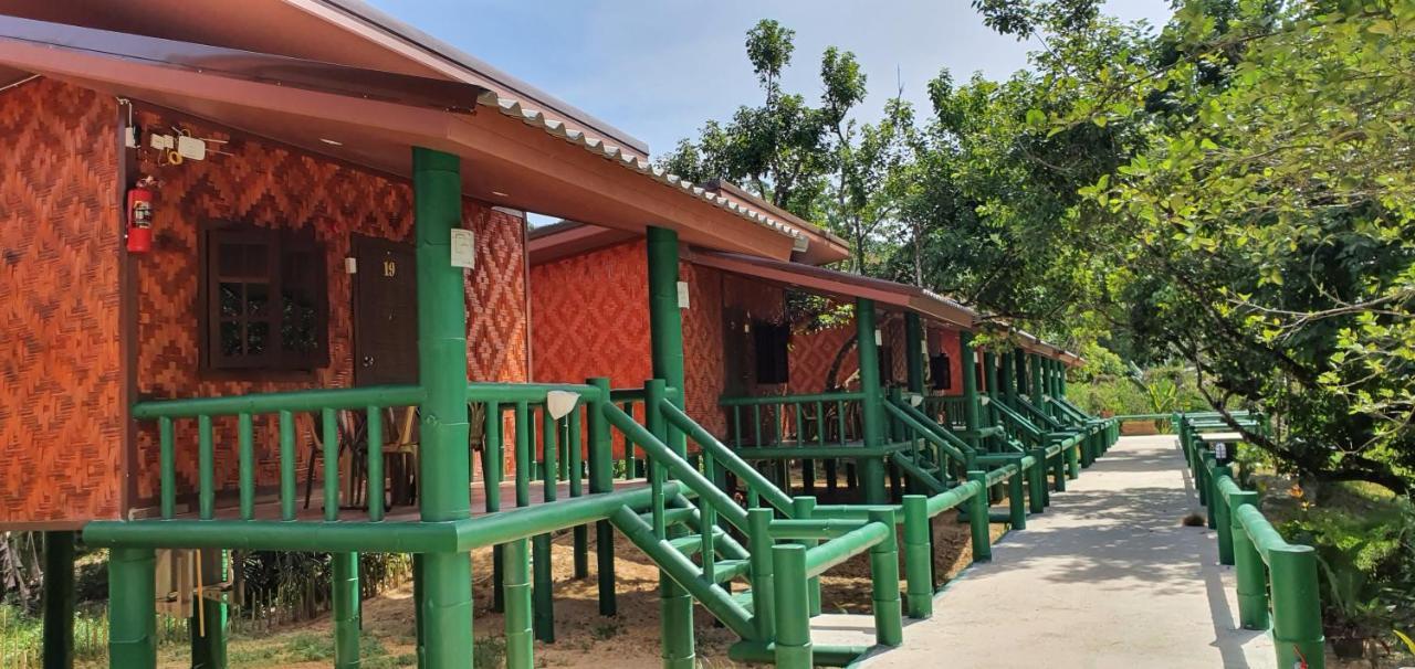 The Royal Bamboo Lodges - Sha Certified Khao Sok National Park Eksteriør bilde